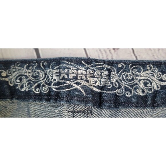 Express Dark Wash Cuffed Denim Shorts size 8 Casual Stretchy - Picture 6 of 7